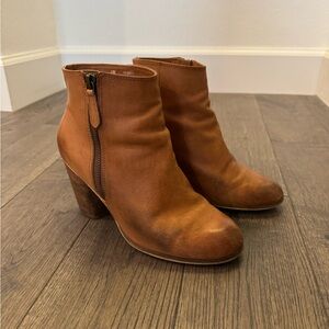 bp ‘Trolley’ ankle zip booties, tan leather size 8